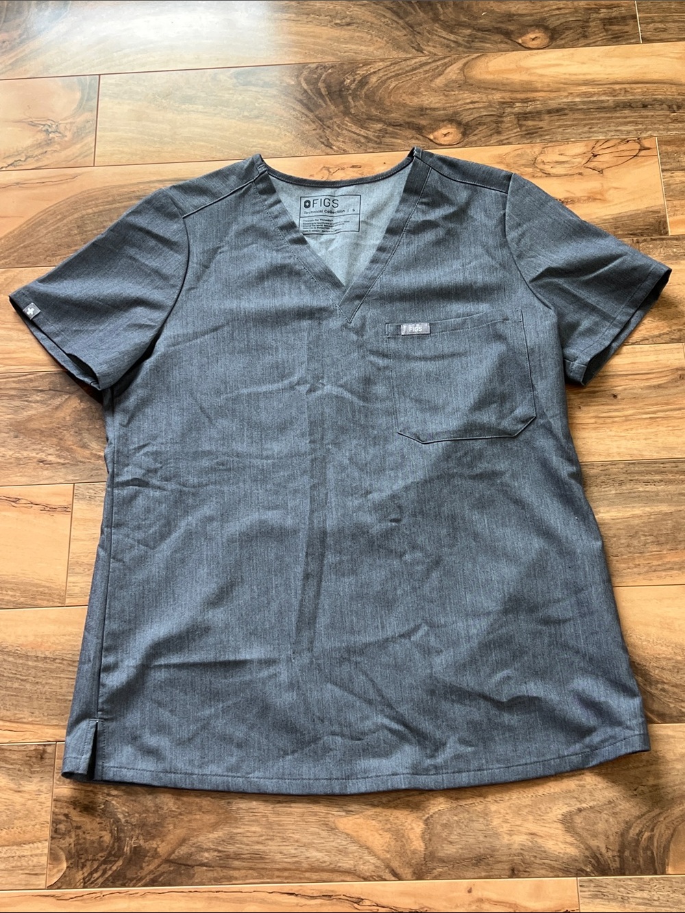 FIGS Women’s Scrub Top Small Gray Technical Collection V Neck Medical Uniform